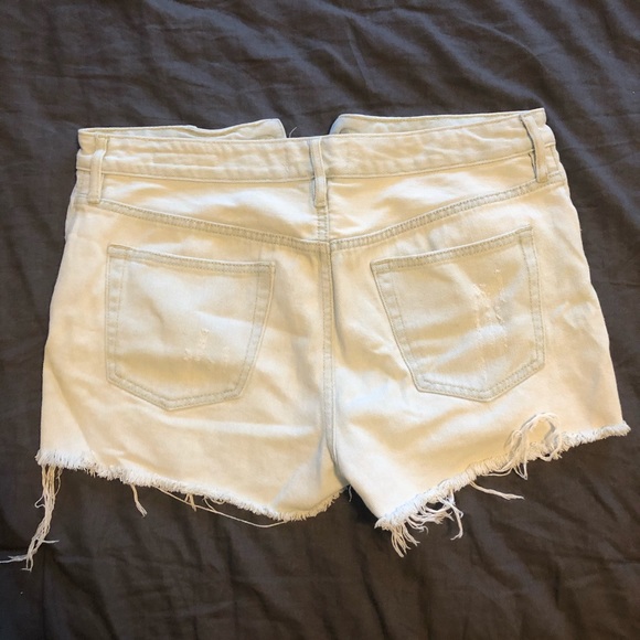 PACsun mid rise denim shorts light wash 4 button - Picture 2 of 5